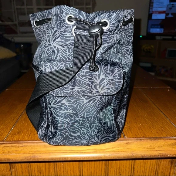 Baggallini Drawstring Bucket Crossbody Bag in Midnight Blossom - Picture 4 of 8